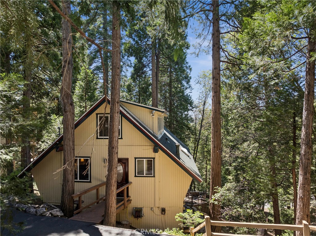111 Grizzly Property Photo 8