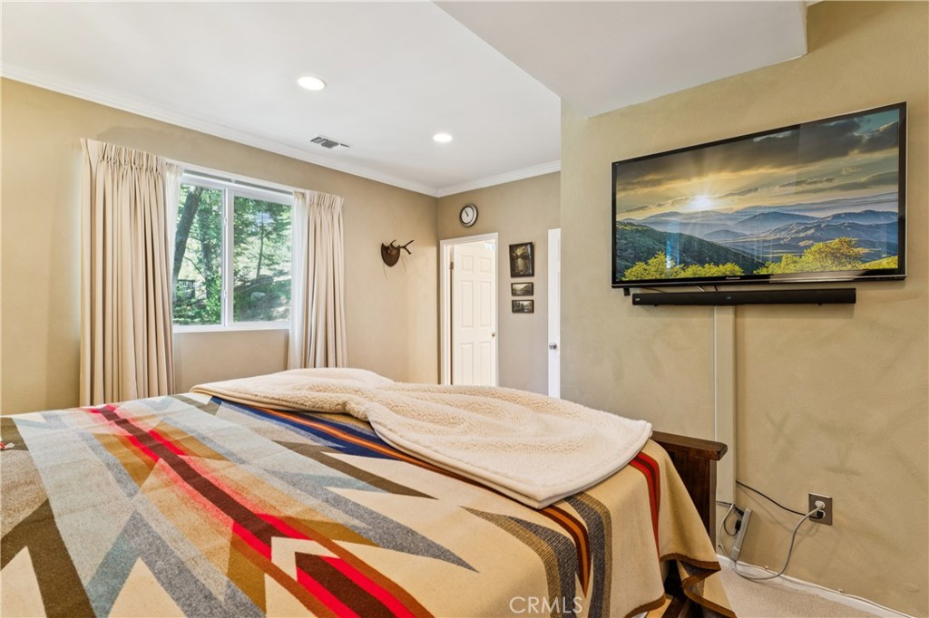 111 Grizzly Property Photo 24