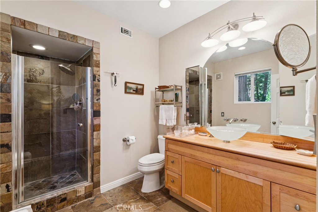 111 Grizzly Property Photo 36