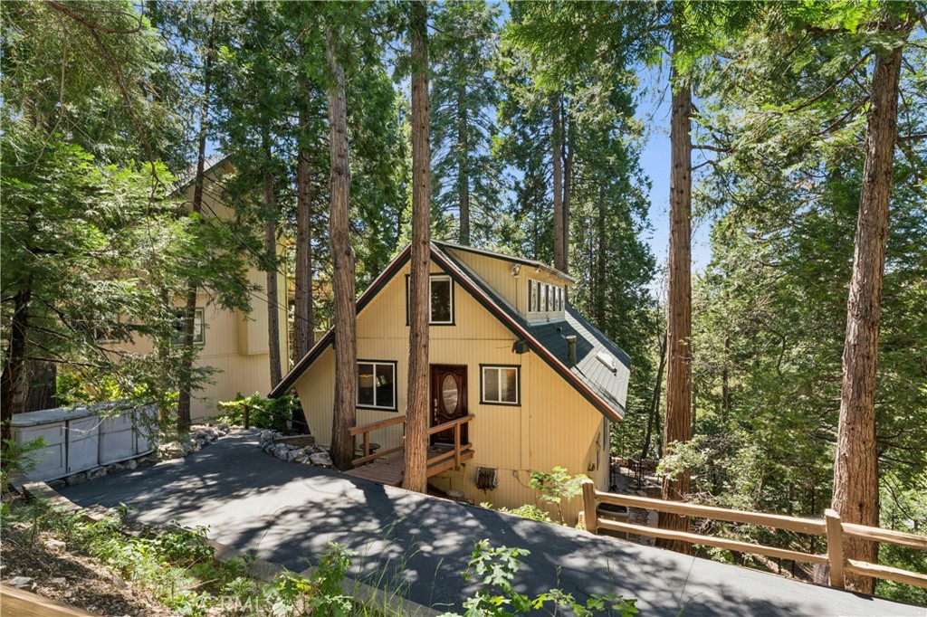 111 Grizzly Property Photo 41