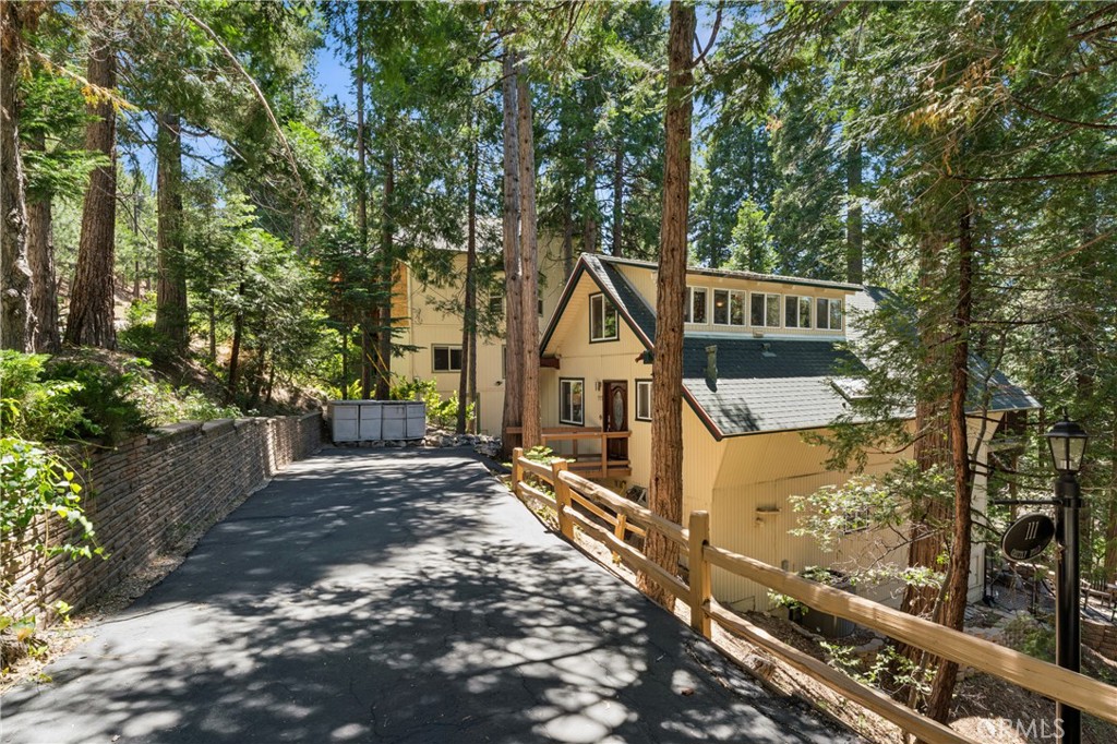 111 Grizzly Property Photo 49
