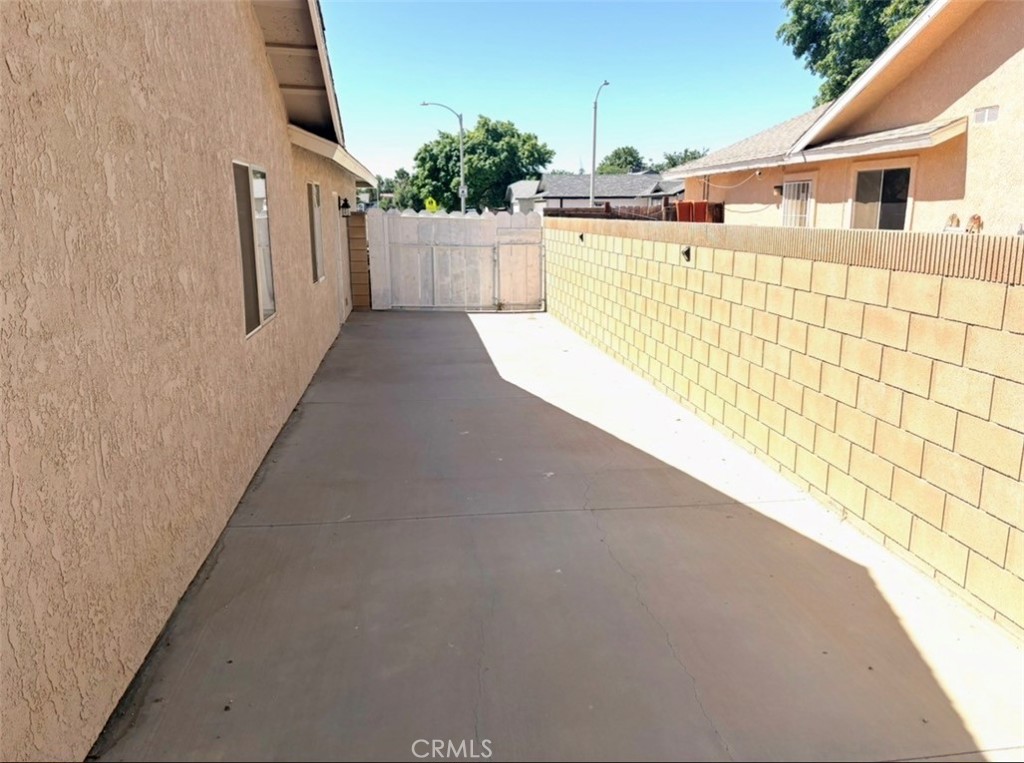 1315 E Ave J5 Property Photo 19