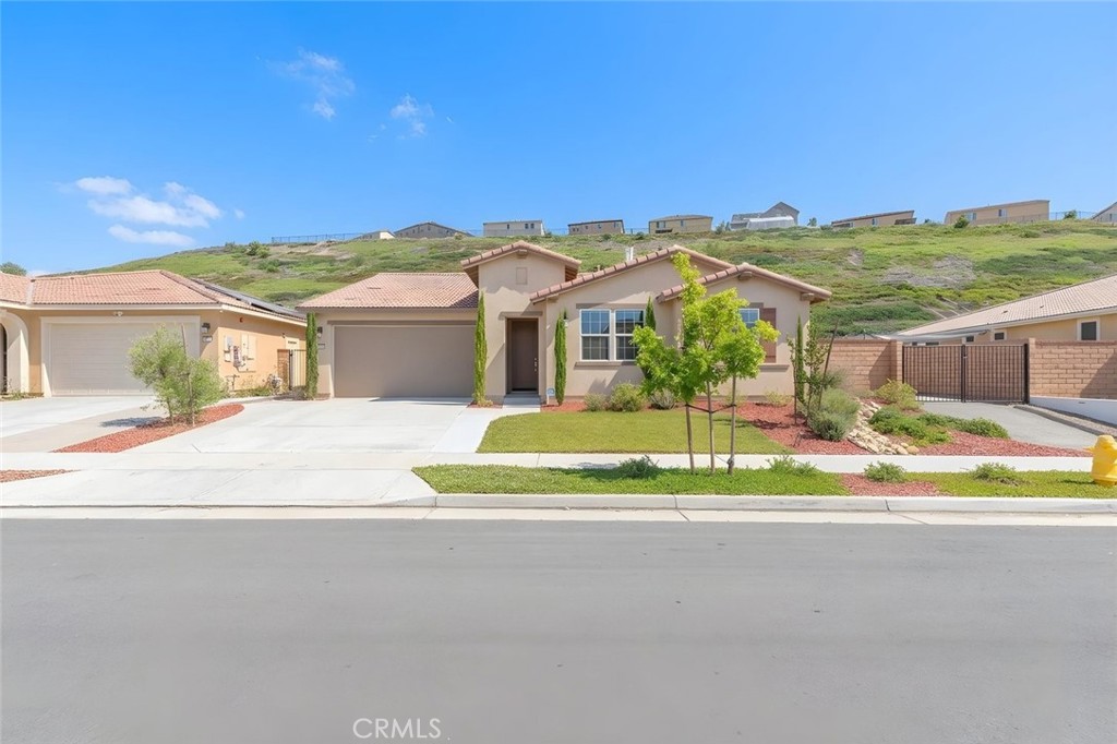 2690 Santa Fiora Drive Property Photo 3