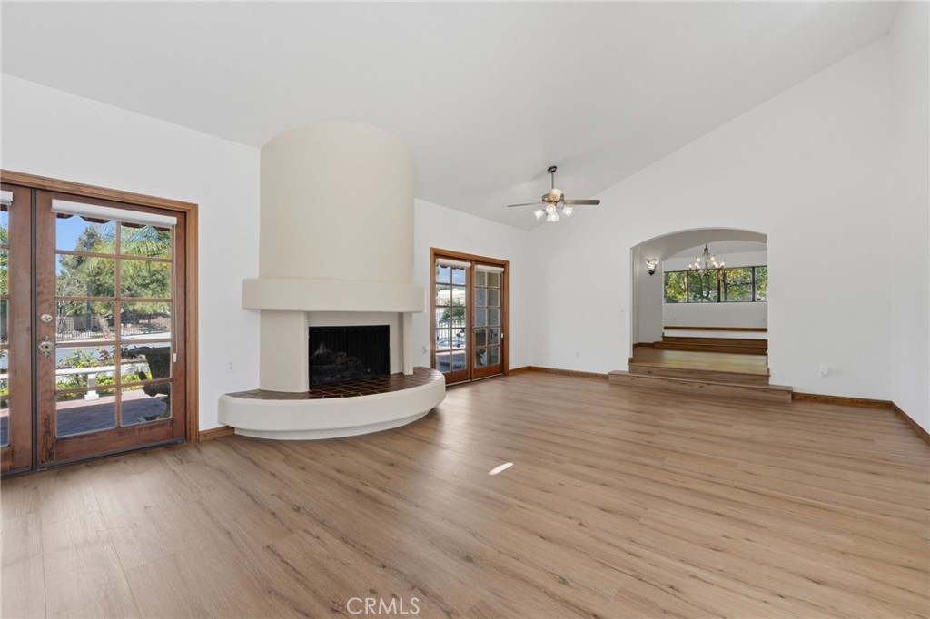 5633 Mayberry Property Photo 5