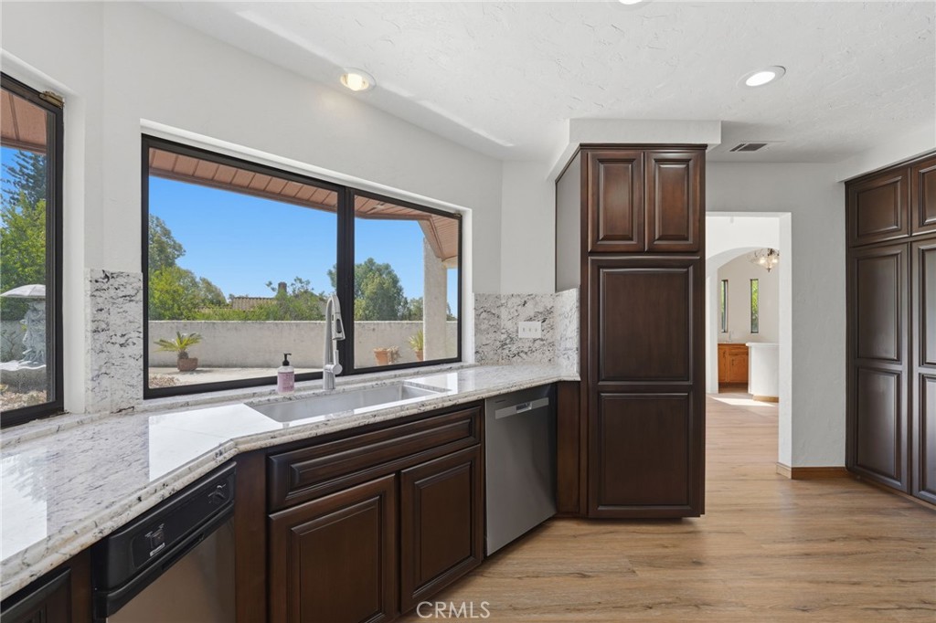 5633 Mayberry Property Photo 10