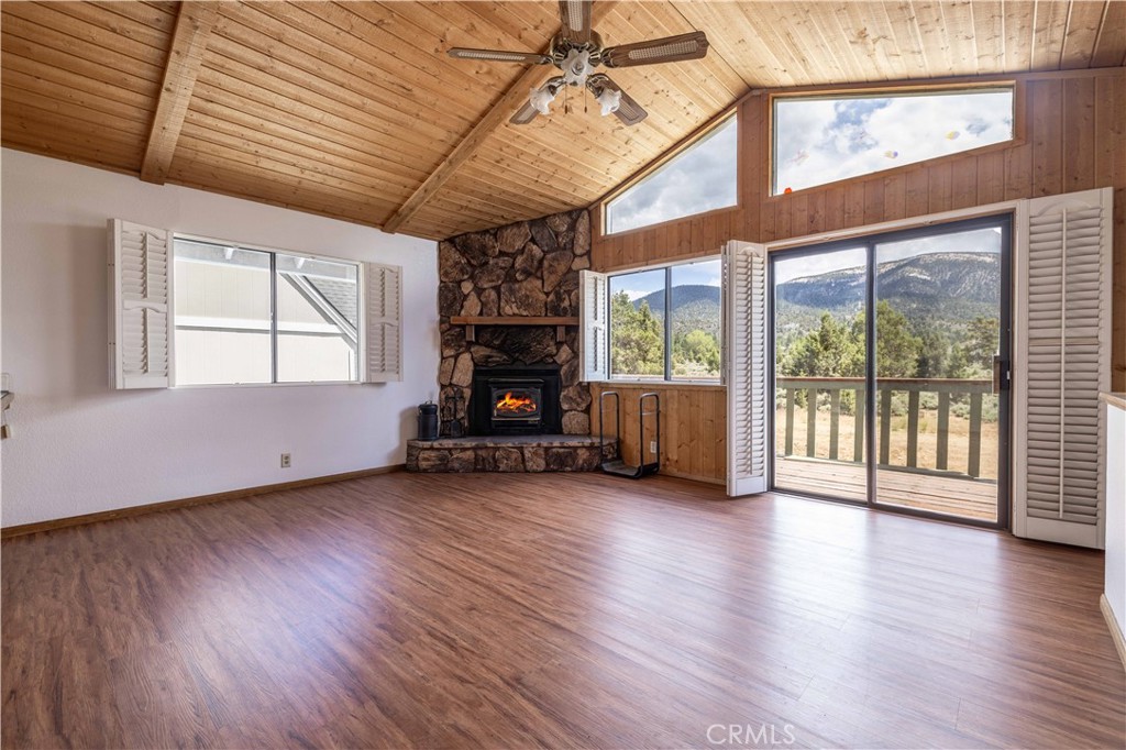 2115 State Lane Property Photo 5
