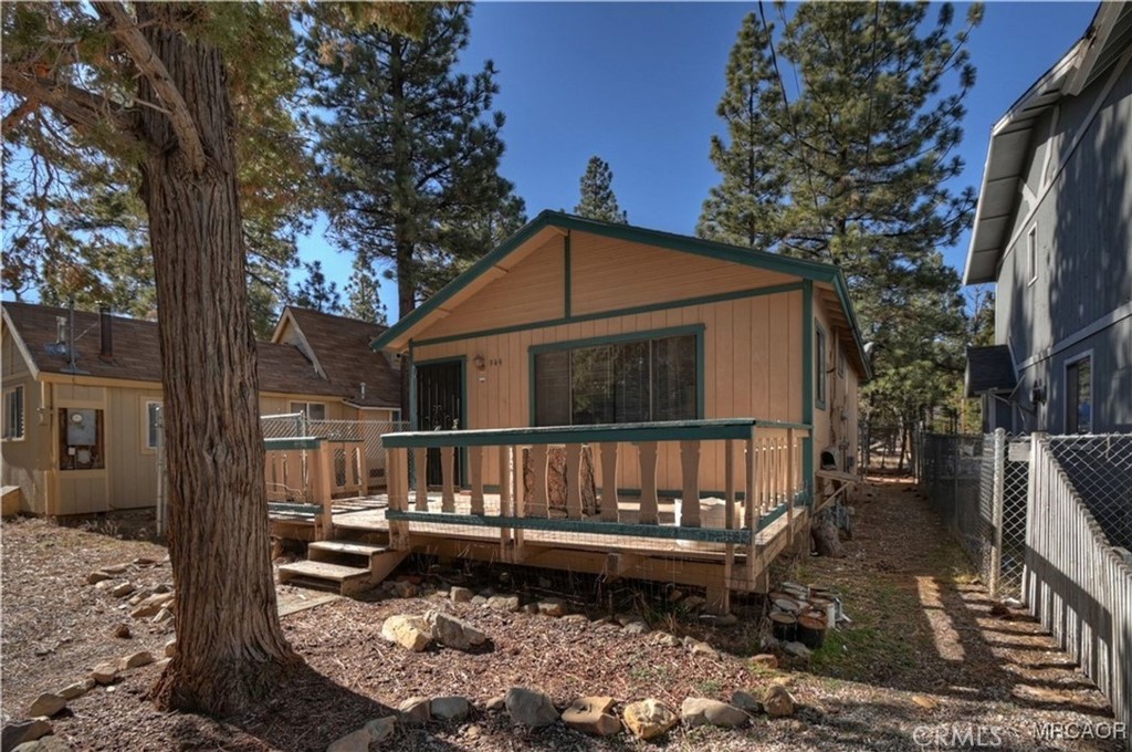 949 Pine Property Photo 1