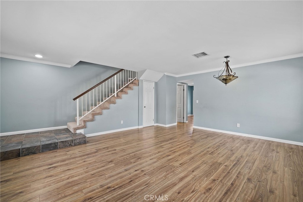 923 W State Property Photo 4