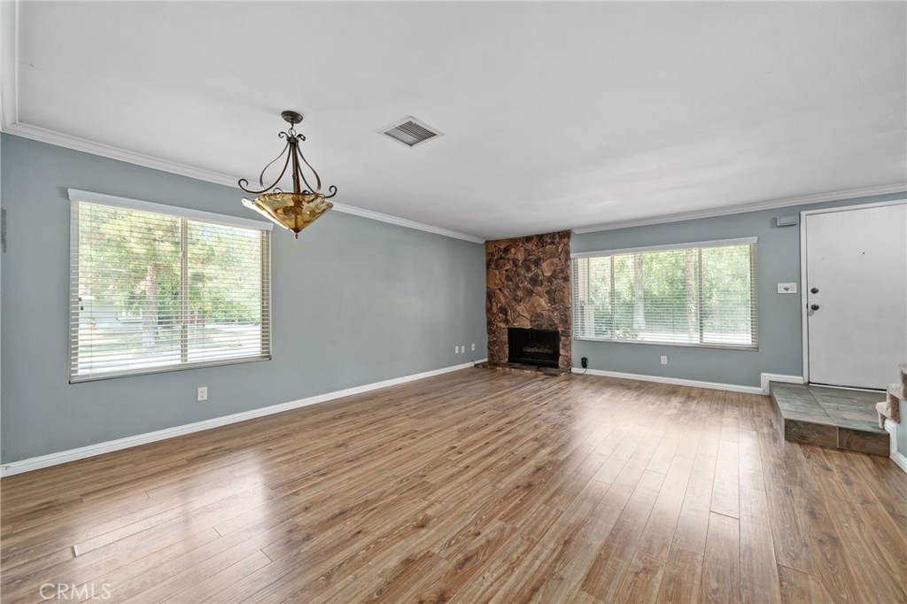 923 W State Property Photo 5