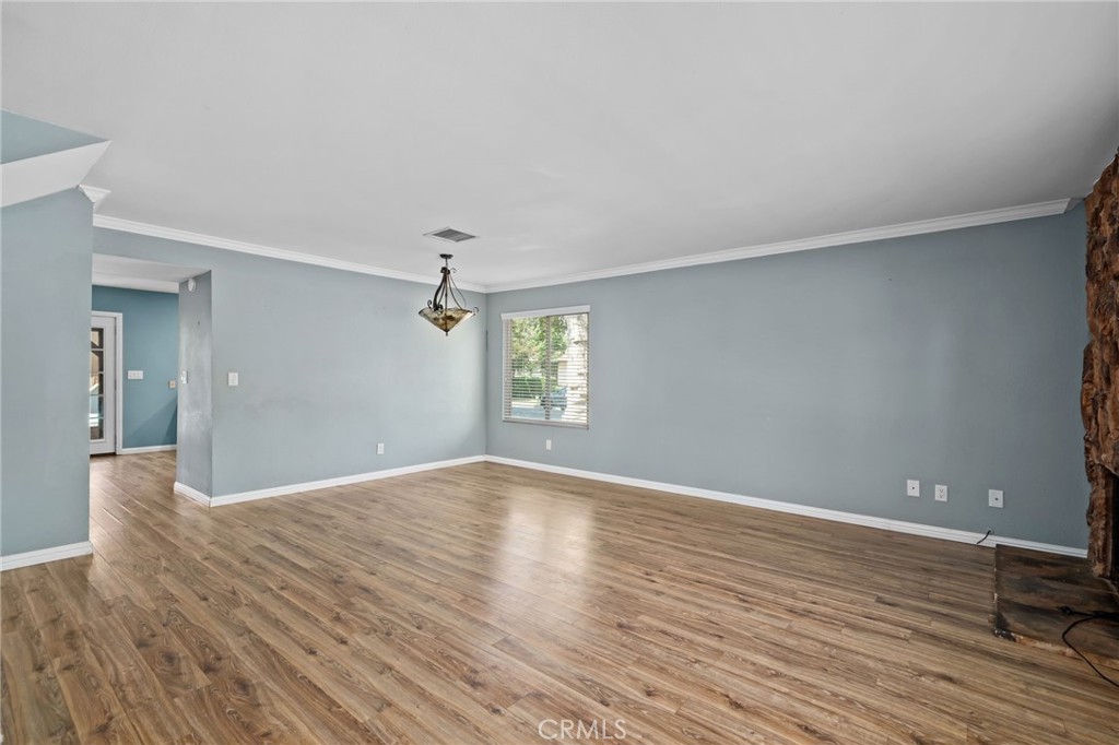 923 W State Property Photo 6