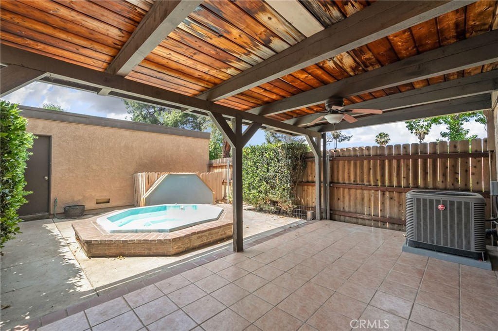 923 W State Property Photo 24