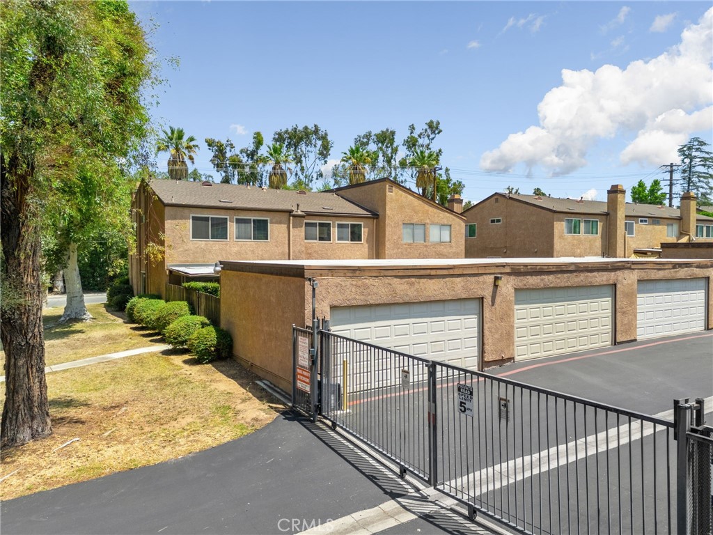 923 W State Property Photo 28