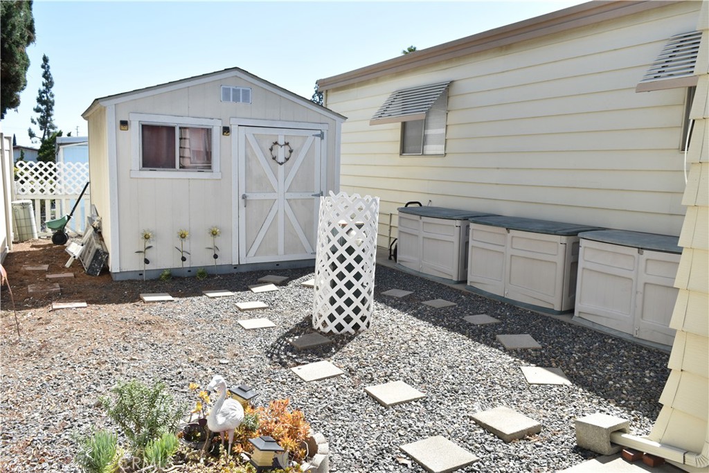 1307 Orangewood Square Property Photo 6