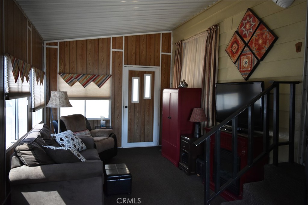 1307 Orangewood Square Property Photo 11