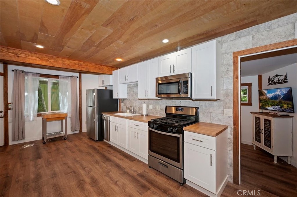 856 Virginia Court Property Photo 10
