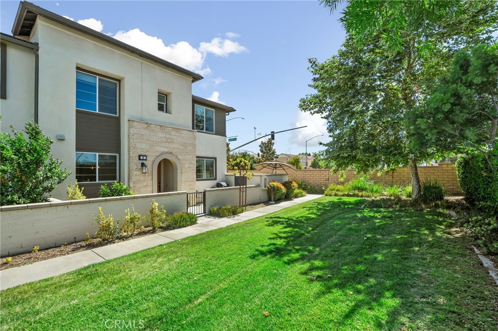 3860 S Oasis Paseo 6 Property Photo 2