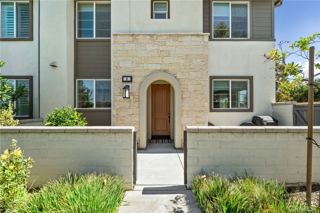 3860 S Oasis Paseo 6 Property Photo 3