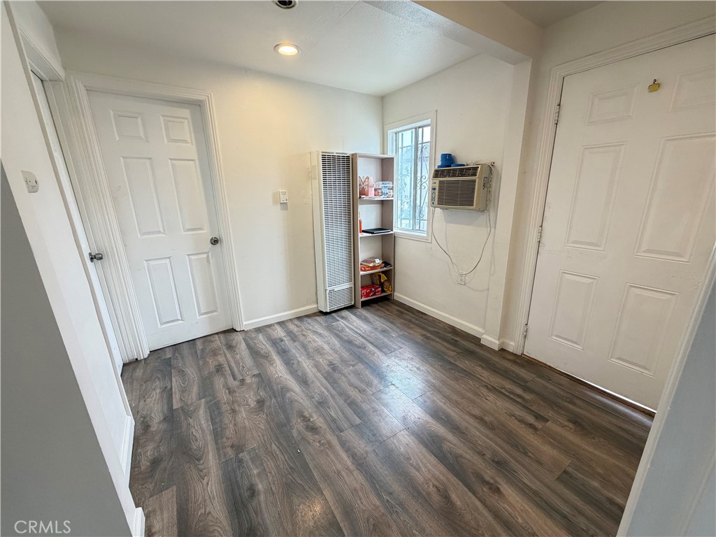 1249 W 90th Place Property Photo 12