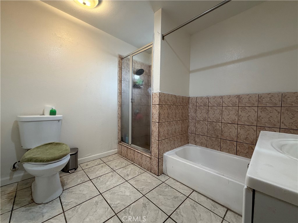 1249 W 90th Place Property Photo 15