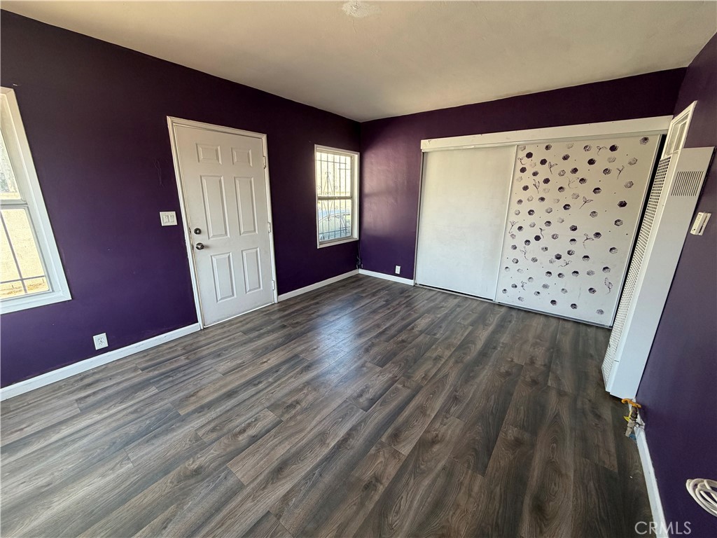 1249 W 90th Place Property Photo 17