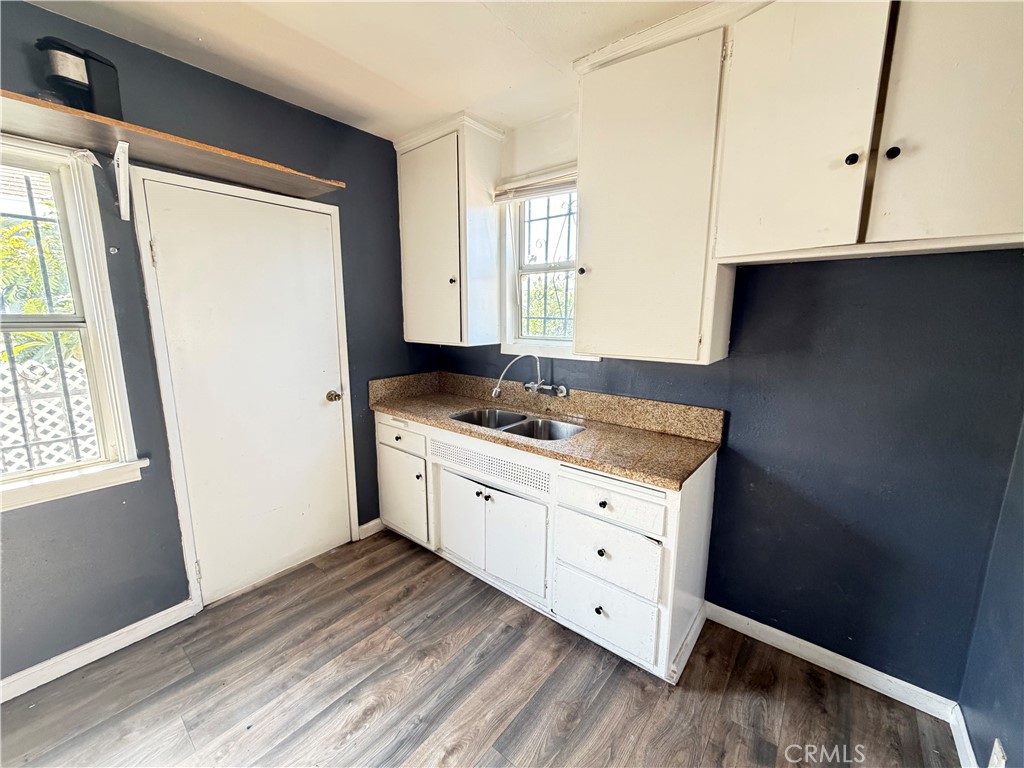 1249 W 90th Place Property Photo 19