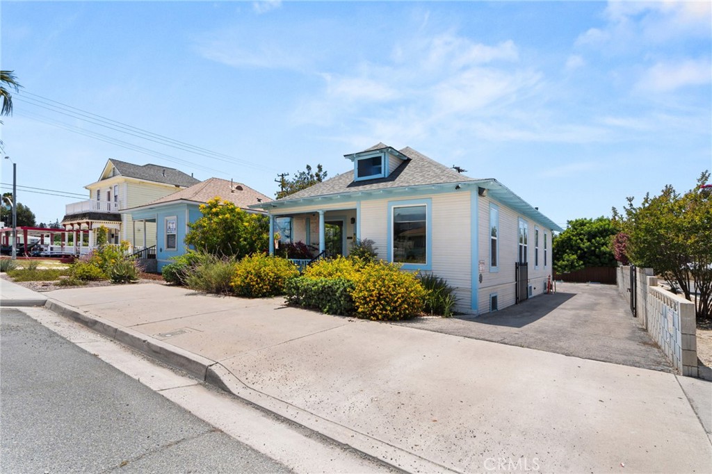 1107 Orange Property Photo 1