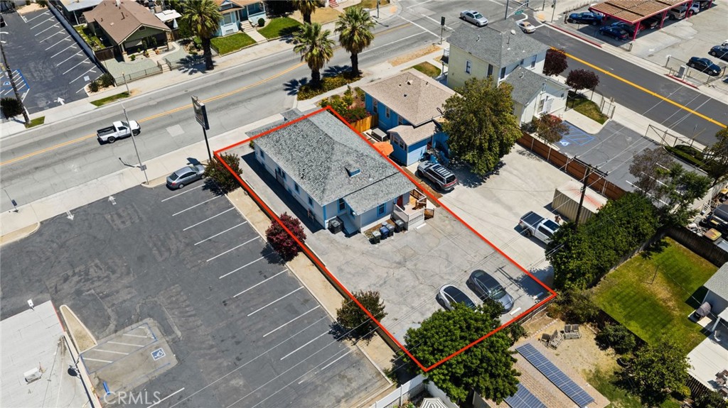 1107 Orange Property Photo 2