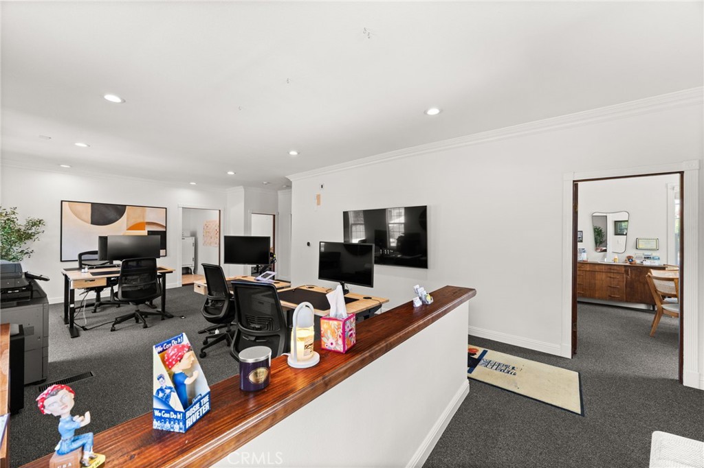 1107 Orange Property Photo 12
