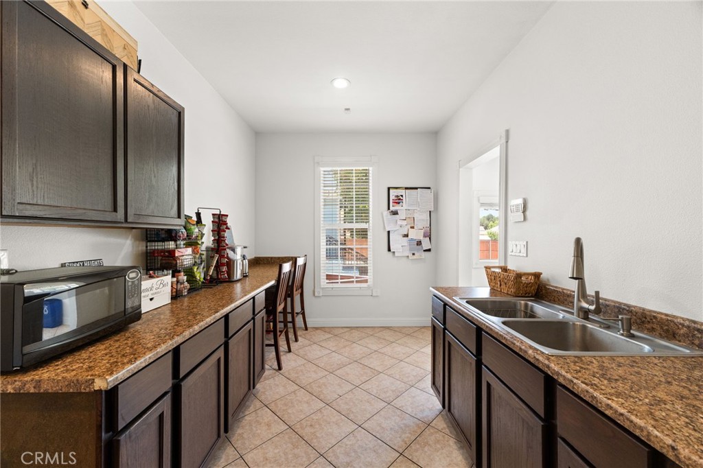 1107 Orange Property Photo 16