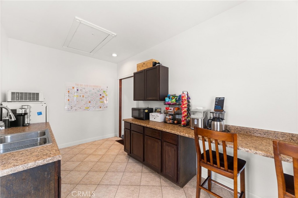 1107 Orange Property Photo 17