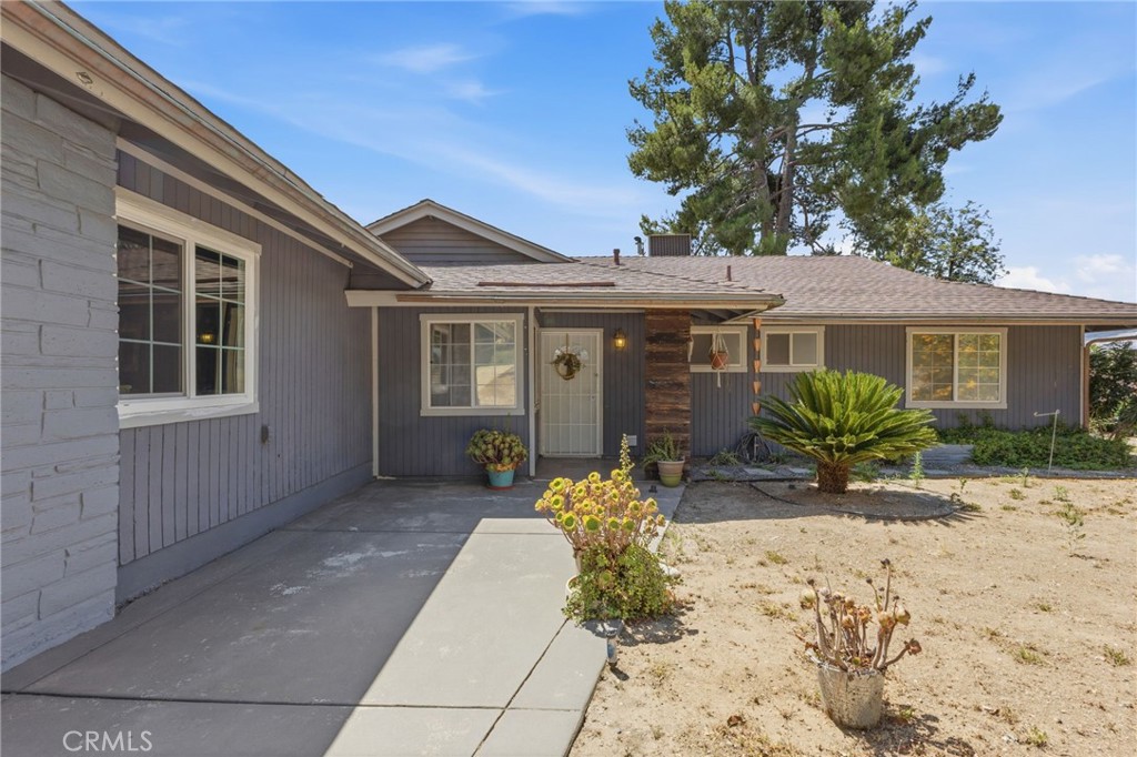 96 W Repplier Road Property Photo 4