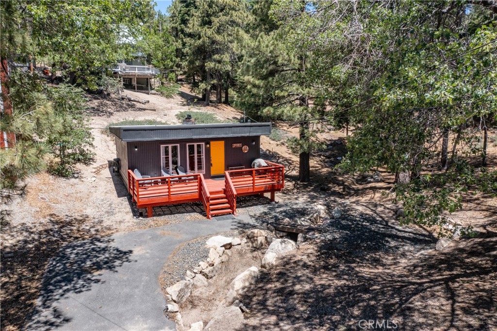 650 Dahlia Property Photo 2