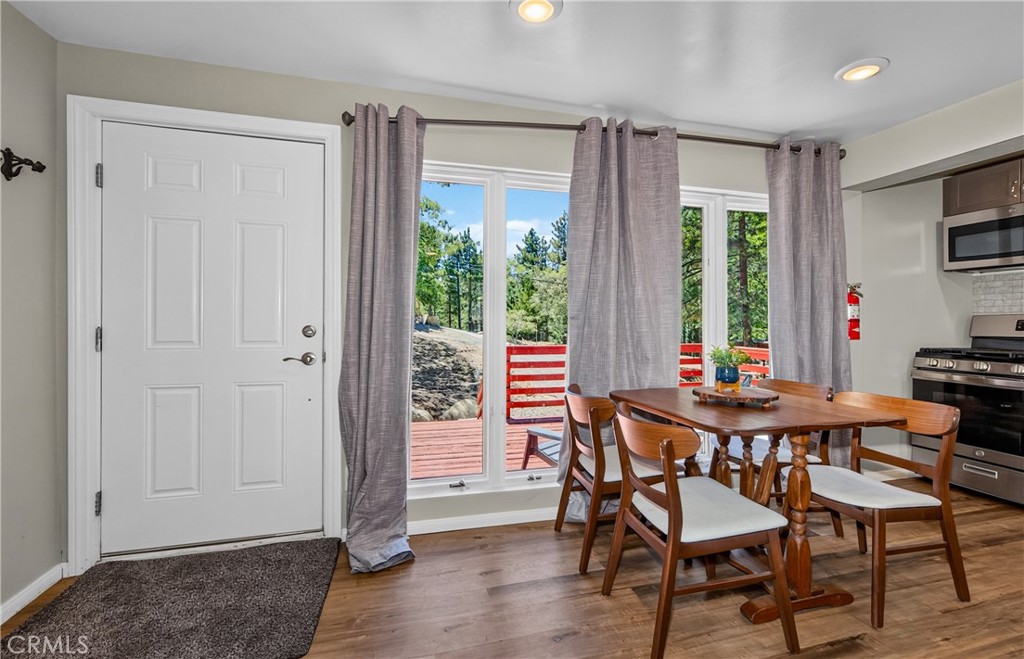 650 Dahlia Property Photo 11