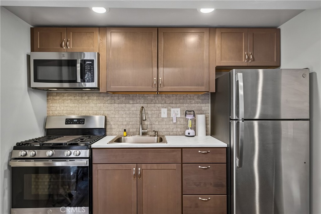 650 Dahlia Property Photo 19