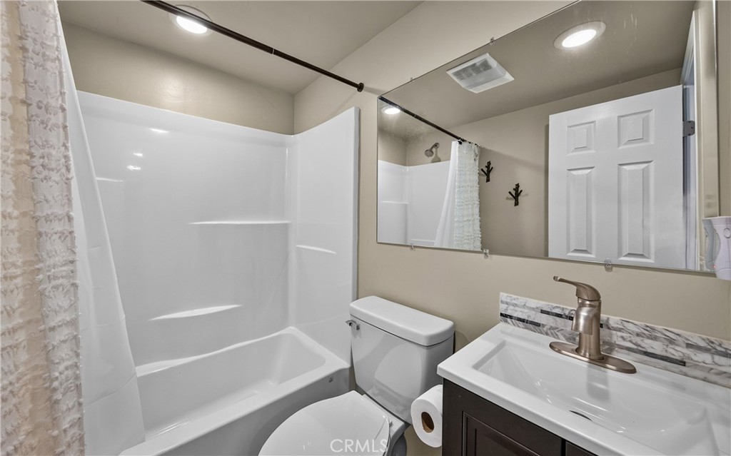 650 Dahlia Property Photo 22