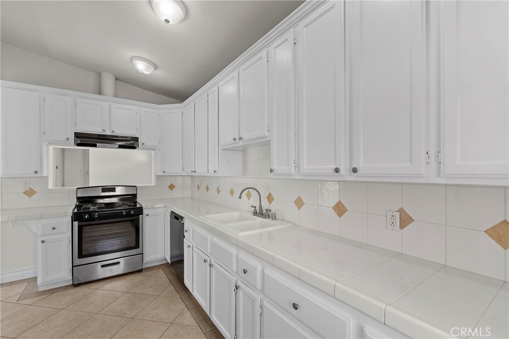 1940 E Walnut Creek Pkwy Property Photo 8