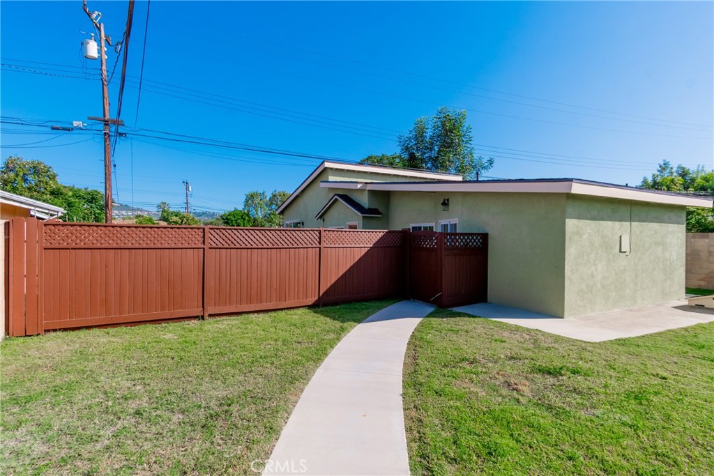 1940 E Walnut Creek Pkwy Property Photo 45