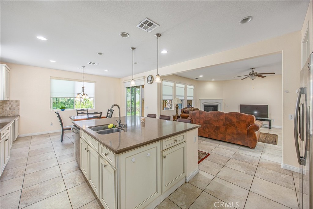 1302 Tulip E Property Photo 15