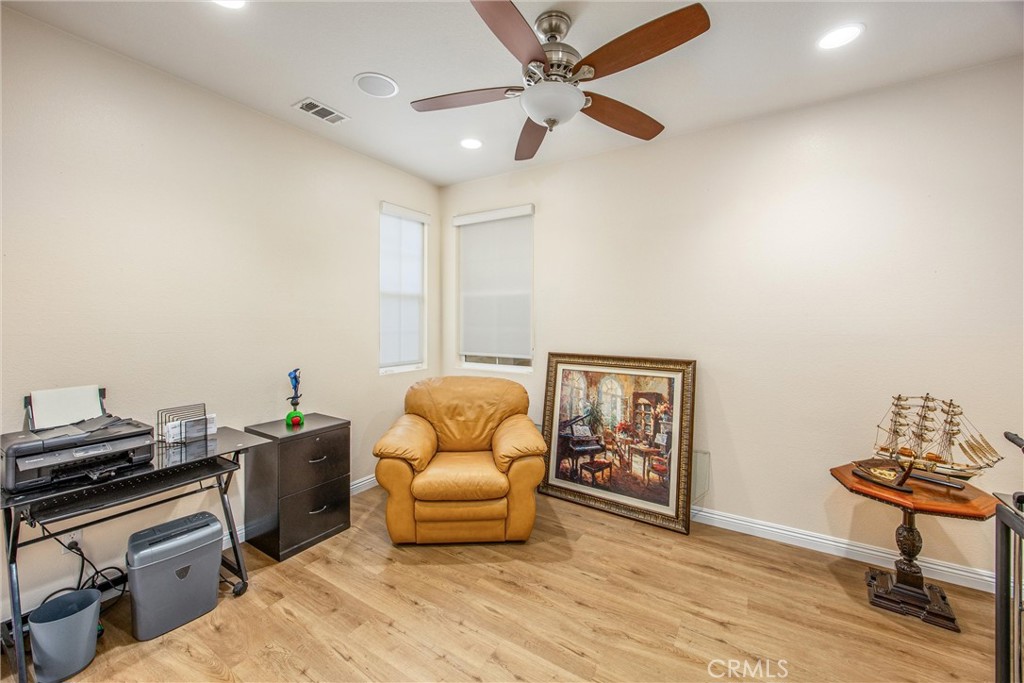 1302 Tulip E Property Photo 32