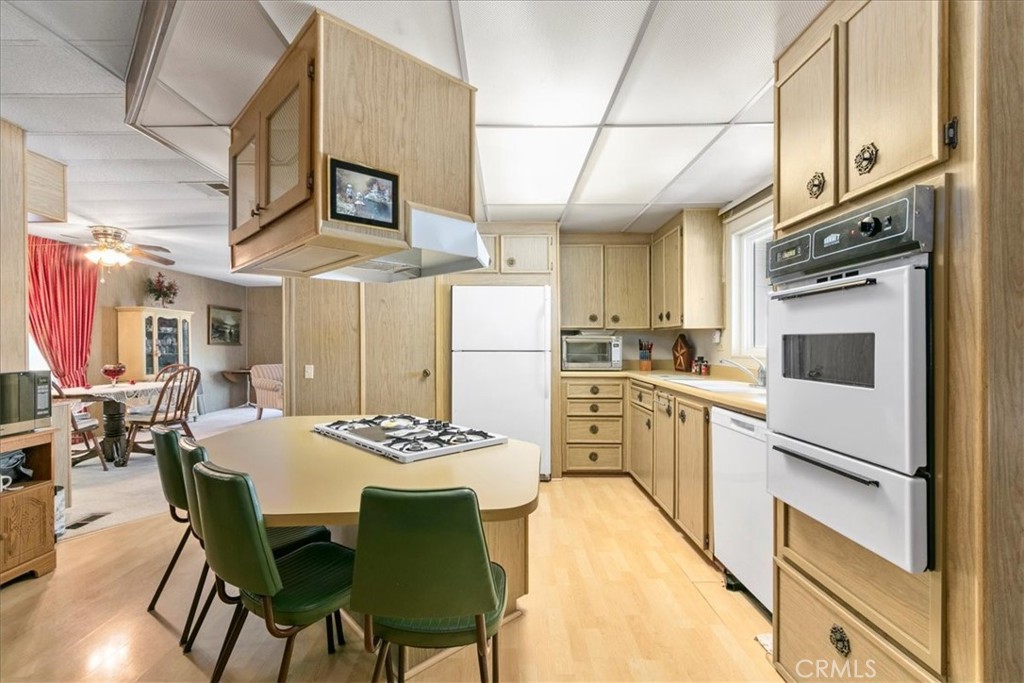 10495 Frontier Property Photo 5