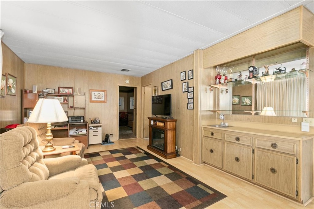 10495 Frontier Property Photo 6