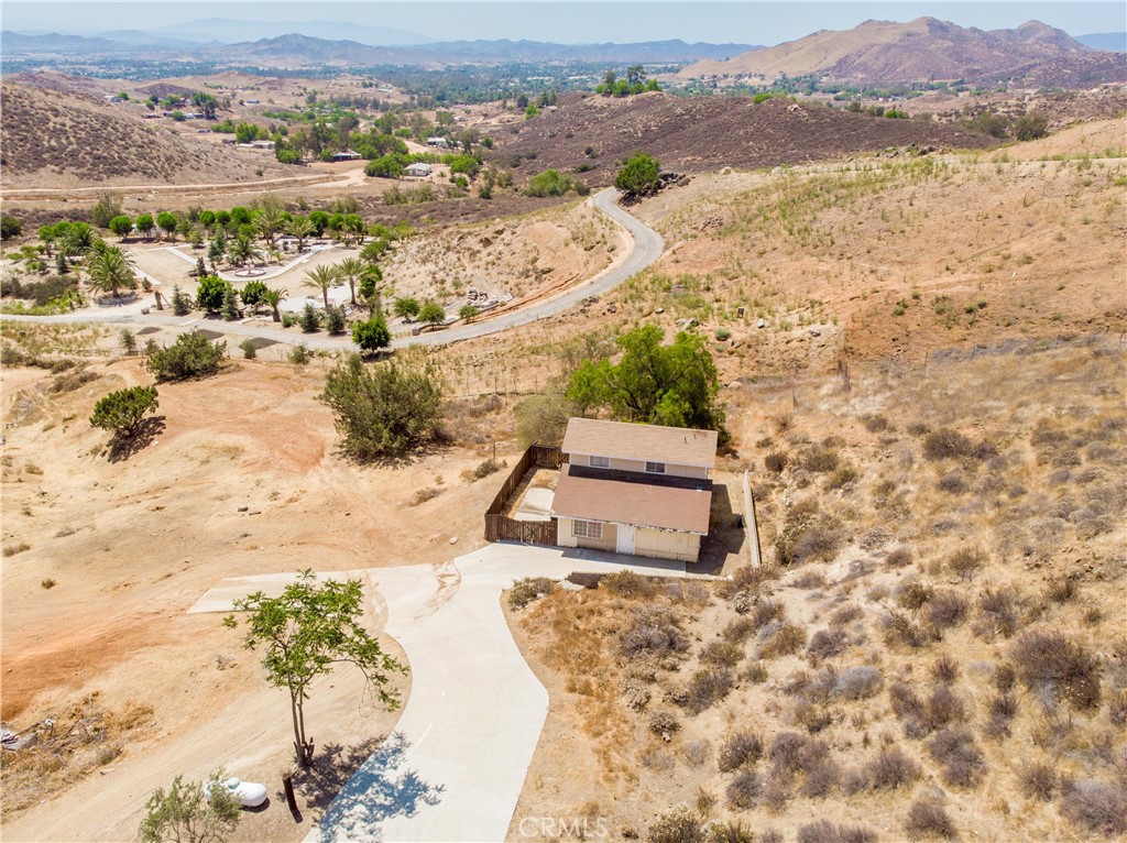 22125 Post Road Property Photo 10