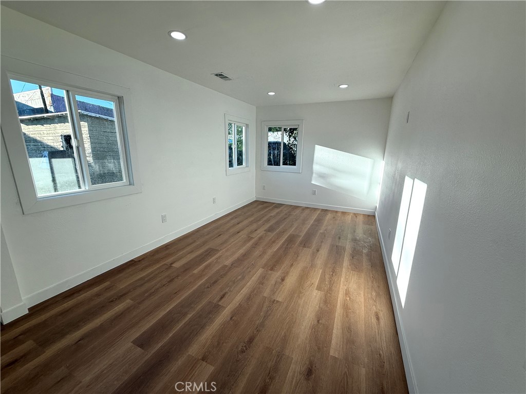 124 S Olive Property Photo 32