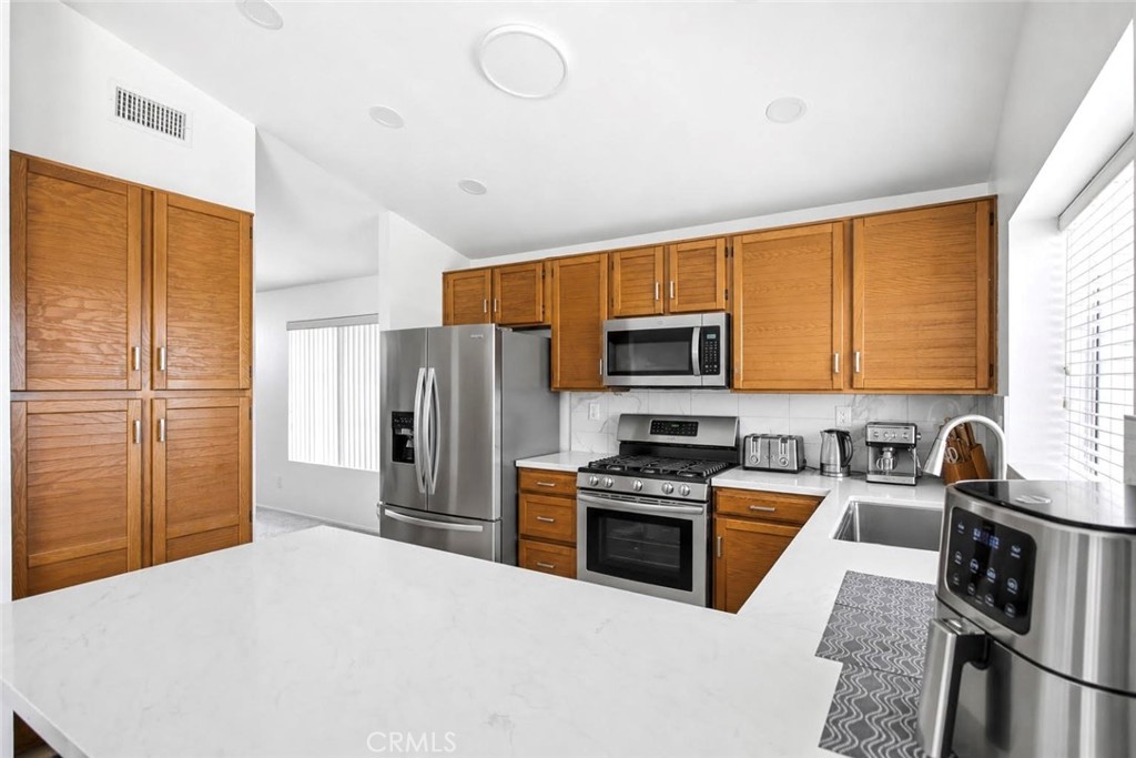 26046 Bay Property Photo 13