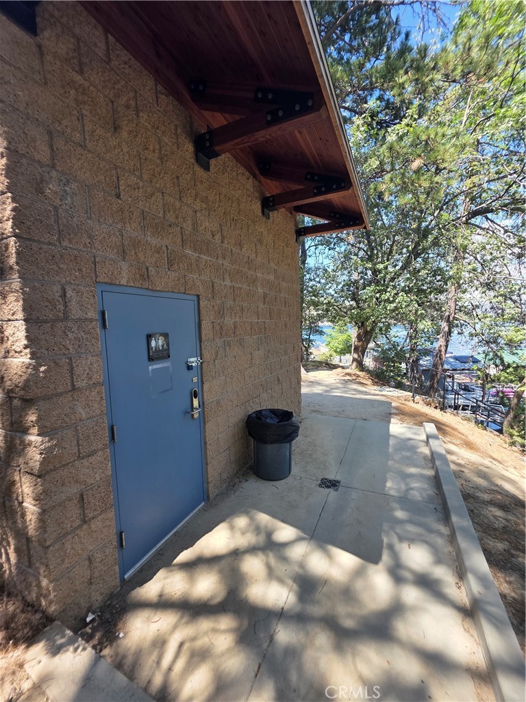 464 S 464- Single Slip Property Photo 8