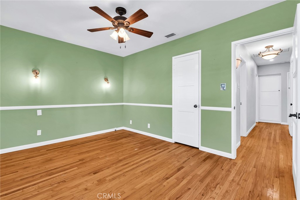 302 N Nora Property Photo 4