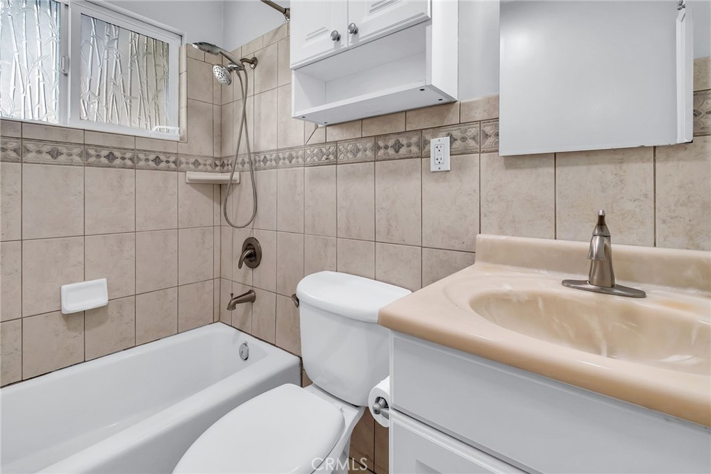 302 N Nora Property Photo 11