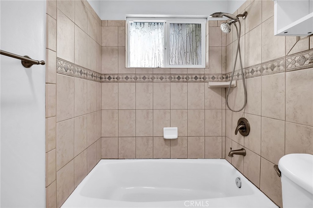 302 N Nora Property Photo 12