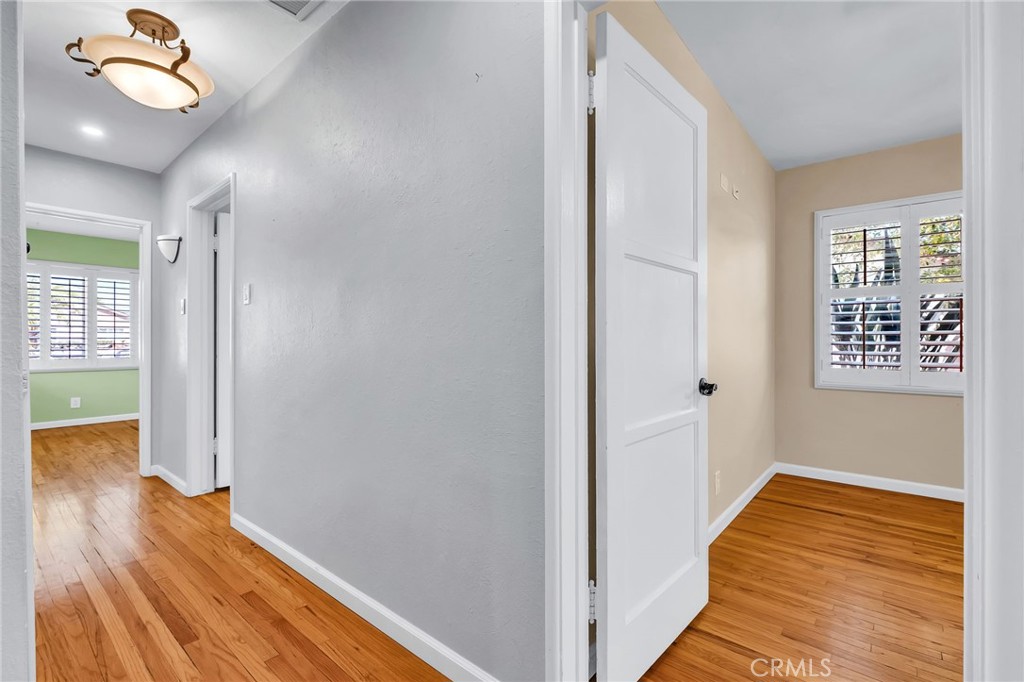 302 N Nora Property Photo 13