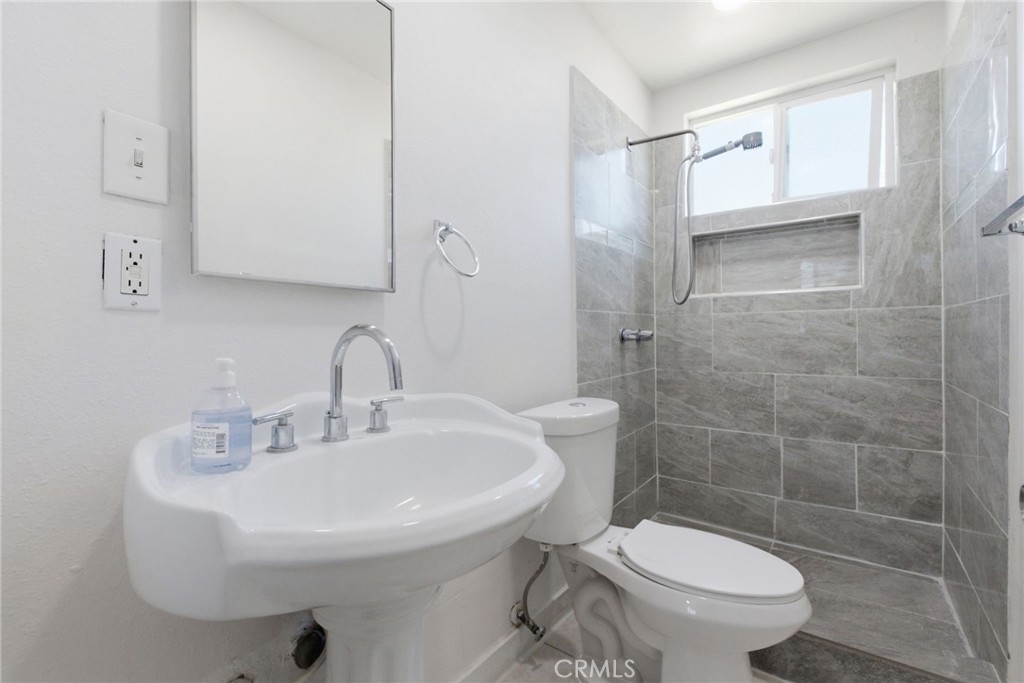 6638 Park Property Photo 7